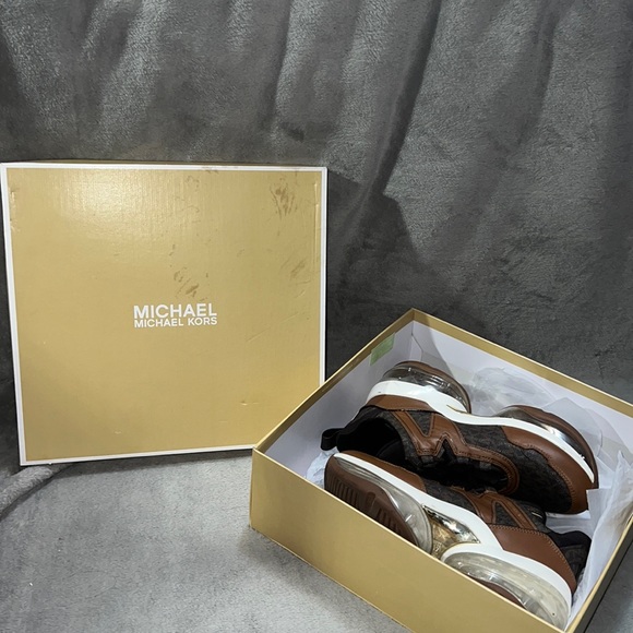 BRAND NEW Michael Kors sneakers - Picture 1 of 6